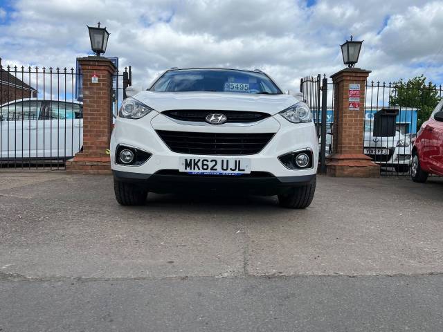 Hyundai ix35 2.0 CRDi Premium 5dr 4WD CRDI 134 Estate Diesel White