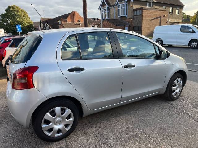 2009 Toyota Yaris 1.0 VVT-i T2 5dr